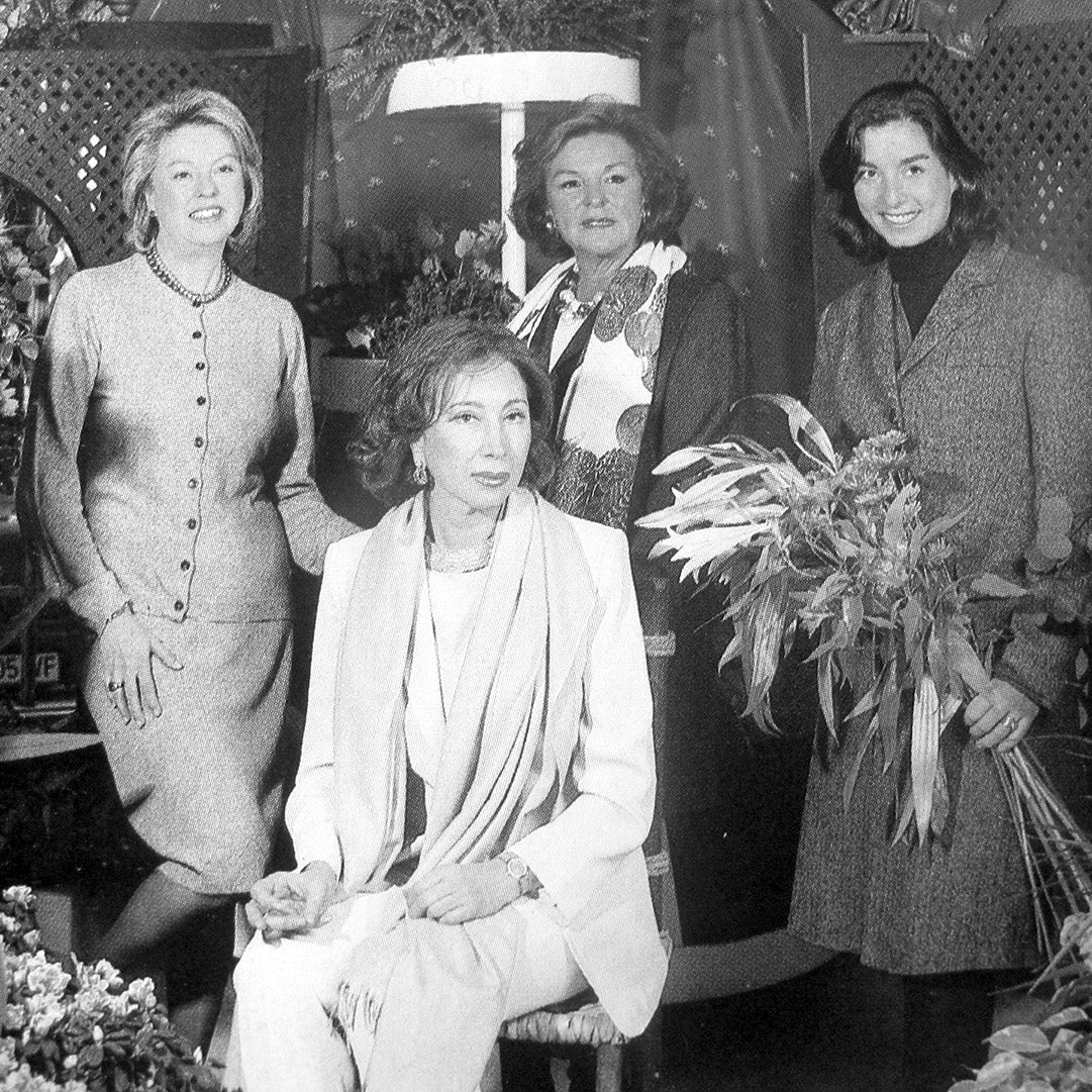 Historia de Flores Bucaro.